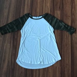 Very soft 3/4 length camo baseball T.